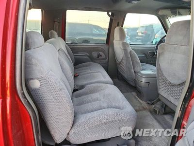 Zdjęcie 11 z 13 samochodu: 1998 GMC SUBURBAN C1500 VIN:3GKEC16R7WG502022 - miniatura