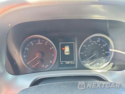Zdjęcie 9 z 13 samochodu: 2018 TOYOTA RAV4 XLE VIN:JTMWFREV9JJ186151 - miniatura