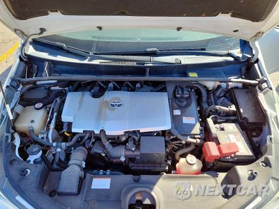 Zdjęcie 11 z 12 samochodu: 2017 TOYOTA PRIUS TWO VIN:JTDKBRFUXH3046561 - miniatura