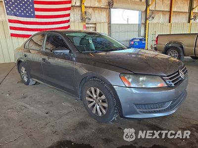Czwarte zdjęcie samochodu z boku: 2012 VOLKSWAGEN PASSAT S VIN:1VWAH7A33CC056397 - miniatura