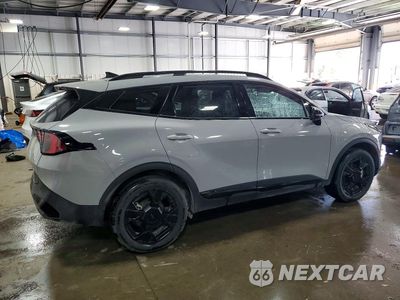 Trzecie zdjęcie samochodu z tyłu: 2026 KIA SPORTAGE HYBRID X-LINE VIN:KNDPVDDG1T7271238 - miniatura