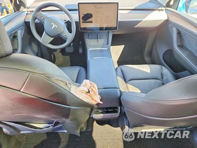 Zdjęcie 8 z 12 samochodu: 2025 TESLA MODEL Y VIN:7SAYGDED8SA354189 - miniatura