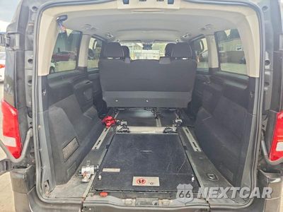 Zdjęcie 10 z 13 samochodu: 2018 MERCEDES-BENZ METRIS VIN:WD4PG2EE1J3481361 - miniatura