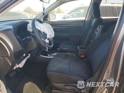 Zdjęcie 7 z 13 samochodu: 2019 MITSUBISHI OUTLANDER ES VIN:JA4AD2A3XKZ047218 - miniatura