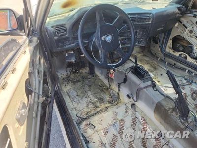 Zdjęcie 8 z 12 samochodu: 1989 BMW 325 I AUTOMATIC VIN:WBAAA2304K4495255 - miniatura