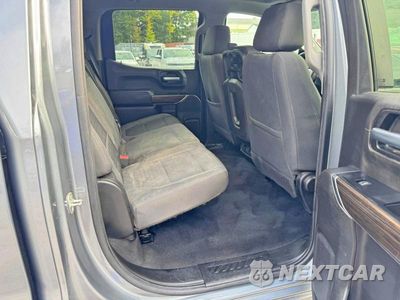 Zdjęcie 8 z 12 samochodu: 2019 CHEVROLET SILVERADO K1500 RST VIN:1GCPYEEK5KZ272492 - miniatura