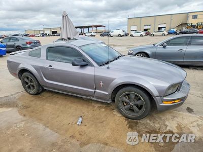 Czwarte zdjęcie samochodu z boku: 2007 FORD MUSTANG VIN:1ZVFT80N575207344 - miniatura