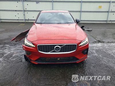 Piąte zdjęcie samochodu w środku: 2019 VOLVO S60 T6 R-DESIGN VIN:7JRA22TM9KG002768 - miniatura