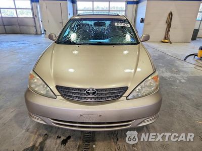 Piąte zdjęcie samochodu w środku: 2002 TOYOTA CAMRY XLE VIN:4T1BE30K12U013506 - miniatura