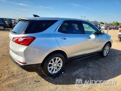 Trzecie zdjęcie samochodu z tyłu: 2018 CHEVROLET EQUINOX LT VIN:2GNAXSEV4J6303699 - miniatura
