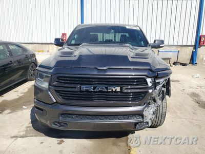 Piąte zdjęcie samochodu w środku: 2020 RAM 1500 LARAMIE VIN:1C6SRFJT0LN375640 - miniatura