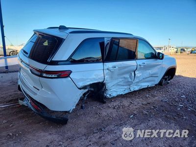 Trzecie zdjęcie samochodu z tyłu: 2023 JEEP GRAND CHEROKEE LIMITED VIN:1C4RJHBG9PC517979 - miniatura