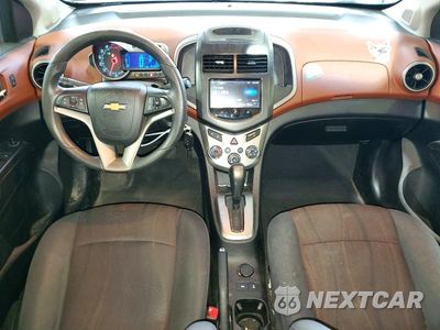 Zdjęcie 8 z 12 samochodu: 2014 CHEVROLET SONIC LT VIN:1G1JC5SH3E4129158 - miniatura