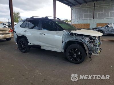 Czwarte zdjęcie samochodu z boku: 2025 TOYOTA RAV4 XSE VIN:JTME6RFV6SJ083474 - miniatura