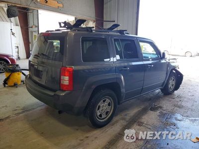 Trzecie zdjęcie samochodu z tyłu: 2016 JEEP PATRIOT SPORT VIN:1C4NJPBA2GD687860 - miniatura