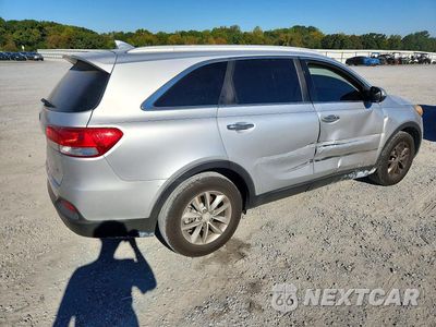Trzecie zdjęcie samochodu z tyłu: 2018 KIA SORENTO LX VIN:5XYPG4A38JG357173 - miniatura
