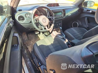 Zdjęcie 8 z 12 samochodu: 2013 VOLKSWAGEN BEETLE TURBO VIN:3VWV67AT7DM608829 - miniatura