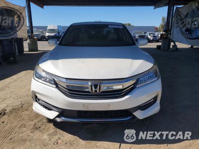 Piąte zdjęcie samochodu w środku: 2017 HONDA ACCORD TOURING VIN:1HGCR3F99HA018000 - miniatura