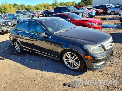 Czwarte zdjęcie samochodu z boku: 2013 MERCEDES-BENZ C 300 4MATIC VIN:WDDGF8AB9DR250839 - miniatura