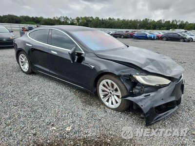 Czwarte zdjęcie samochodu z boku: 2018 TESLA MODEL S VIN:5YJSA1E2XJF248734 - miniatura