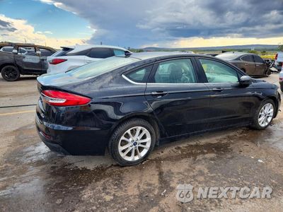 Trzecie zdjęcie samochodu z tyłu: 2019 FORD FUSION SE VIN:3FA6P0LU7KR217719 - miniatura