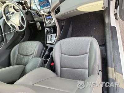 Zdjęcie 8 z 12 samochodu: 2013 HYUNDAI ELANTRA COUPE SE VIN:KMHDH6AE9DU002489 - miniatura
