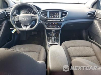 Zdjęcie 8 z 12 samochodu: 2017 HYUNDAI IONIQ BLUE VIN:KMHC65LC5HU030609 - miniatura