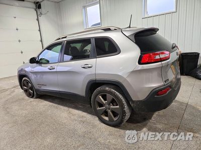 Drugie zdjęcie samochodu z przodu: 2016 JEEP CHEROKEE LATITUDE VIN:1C4PJLCB3GW297265 - miniatura