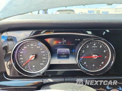 Zdjęcie 9 z 12 samochodu: 2019 MERCEDES-BENZ E 300 4MATIC VIN:WDDZF4KB6KA505801 - miniatura