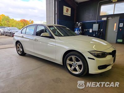 Czwarte zdjęcie samochodu z boku: 2013 BMW 328 I VIN:WBA3B5G5XDNS03277 - miniatura
