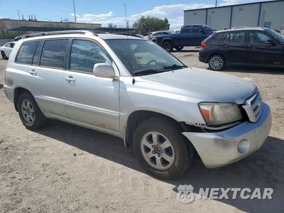 Czwarte zdjęcie samochodu z boku: 2005 TOYOTA HIGHLANDER BASE VIN:JTEDP21AX50064419 - miniatura