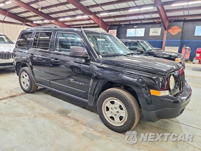 Czwarte zdjęcie samochodu z boku: 2017 JEEP PATRIOT SPORT VIN:1C4NJRBBXHD142124 - miniatura