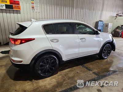 Trzecie zdjęcie samochodu z tyłu: 2018 KIA SPORTAGE EX VIN:KNDPNCAC6J7442946 - miniatura