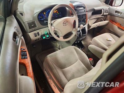 Zdjęcie 8 z 13 samochodu: 2007 TOYOTA SIENNA XLE 7-PASSENGER VIN:5TDZK22CX7S082055 - miniatura