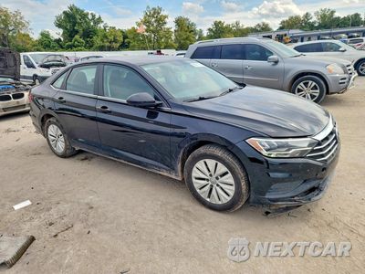 Czwarte zdjęcie samochodu z boku: 2020 VOLKSWAGEN JETTA S VIN:3VWC57BUXLM077805 - miniatura