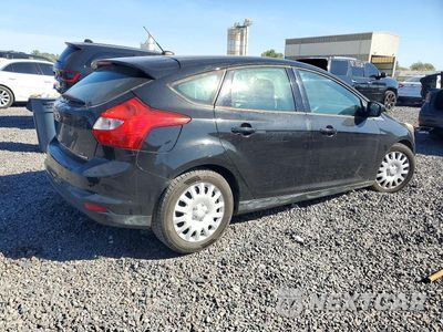 Trzecie zdjęcie samochodu z tyłu: 2012 FORD FOCUS SE VIN:1FAHP3K27CL451305 - miniatura