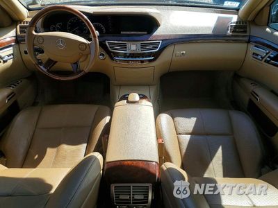 Zdjęcie 8 z 12 samochodu: 2009 MERCEDES-BENZ S 550 4MATIC VIN:WDDNG86X69A241322 - miniatura