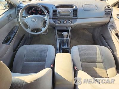 Zdjęcie 8 z 12 samochodu: 2005 TOYOTA CAMRY VIN:4T1BE32K45U524502 - miniatura