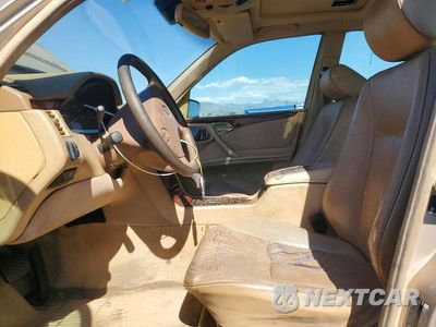 Zdjęcie 7 z 12 samochodu: 2002 MERCEDES-BENZ E 320 VIN:WDBJF65J12B400856 - miniatura