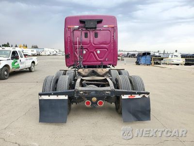Zdjęcie 6 z 14 samochodu: 2015 FREIGHTLINER CASCADIA SEMI TRUCK VIN:3AKJGLD51FSGB6266 - miniatura