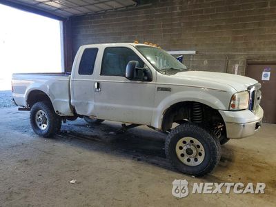 Czwarte zdjęcie samochodu z boku: 2006 FORD F250 SUPER DUTY VIN:1FTSX21526EC47297 - miniatura