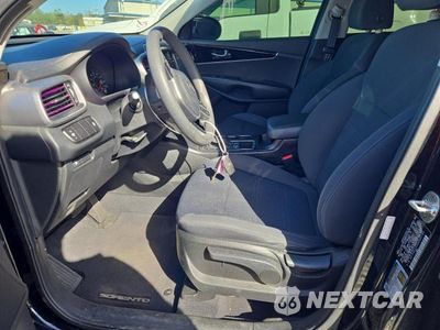 Zdjęcie 7 z 13 samochodu: 2019 KIA SORENTO L VIN:5XYPG4A33KG585793 - miniatura