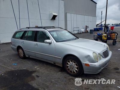 Czwarte zdjęcie samochodu z boku: 2000 MERCEDES-BENZ E 320 VIN:WDBJH65JXYB115463 - miniatura