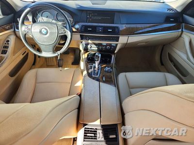 Zdjęcie 8 z 12 samochodu: 2012 BMW 528 XI VIN:WBAXH5C57CDW11522 - miniatura