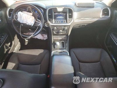 Zdjęcie 8 z 12 samochodu: 2019 CHRYSLER 300 TOURING VIN:2C3CCAAG5KH747201 - miniatura
