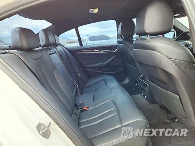 Zdjęcie 10 z 12 samochodu: 2018 BMW 530 XI VIN:WBAJA7C59JWA72914 - miniatura