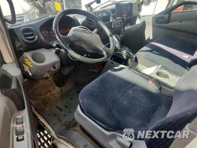 Zdjęcie 8 z 13 samochodu: 2017 HINO 195 BOX TRUCK VIN:JHHSDM2H4HK005853 - miniatura