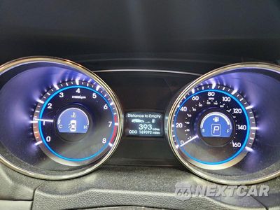 Zdjęcie 9 z 12 samochodu: 2012 HYUNDAI SONATA LIMITED 2.0T VIN:5NPEC4AB0CH481931 - miniatura