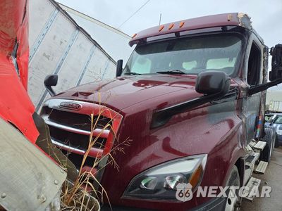 Piąte zdjęcie samochodu w środku: 2020 FREIGHTLINER CASCADIA 126 SEMI TRUCK VIN:1FUJHLDV2LLLL1761 - miniatura