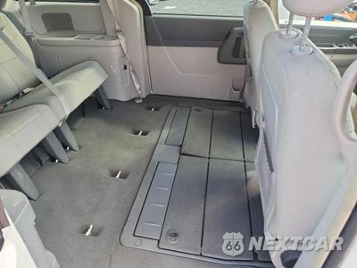 Zdjęcie 11 z 13 samochodu: 2009 CHRYSLER TOWN & COUNTRY LX VIN:2A8HR44EX9R555989 - miniatura